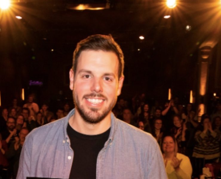 sam breton humoriste Sam Breton de Chanteurs masqués réapparaît sur une nouvelle photo depuis son retrait de la vie publique