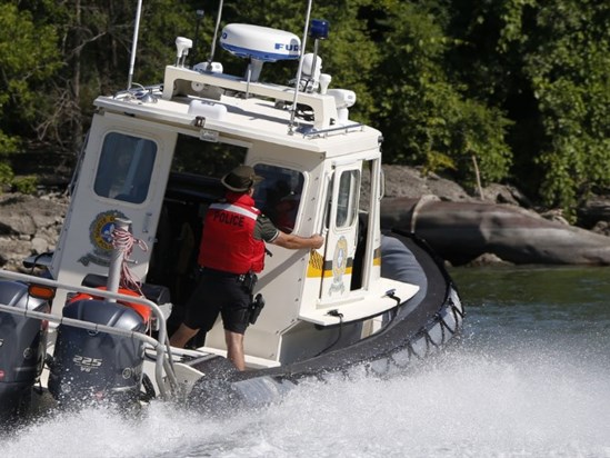 Triste Découverte au Lac Saint-Jean : Une Petite Fille de 4 Ans Retrouvée 1 Triste Découverte au Lac Saint-Jean : Une Petite Fille de 4 Ans Retrouvée un corps repeche du lac saint jean 133606911641177655 549x412 1 Triste Découverte au Lac Saint-Jean : Une Petite Fille de 4 Ans Retrouvée