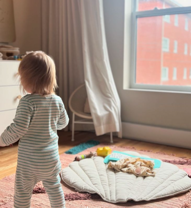 Capture decran 2024 06 03 112539 Sarah-Jeanne Labrosse Dévoile de Rares Photos de Ses Enfants