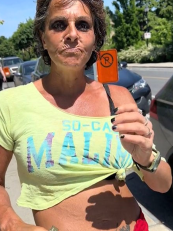 Guylaine Gagnon réapparaît sur les réseaux sociaux avec une mine défaite 1 Guylaine Gagnon réapparaît sur les réseaux sociaux avec une mine défaite Capture decran 2024 06 17 135239 Guylaine Gagnon réapparaît sur les réseaux sociaux avec une mine défaite