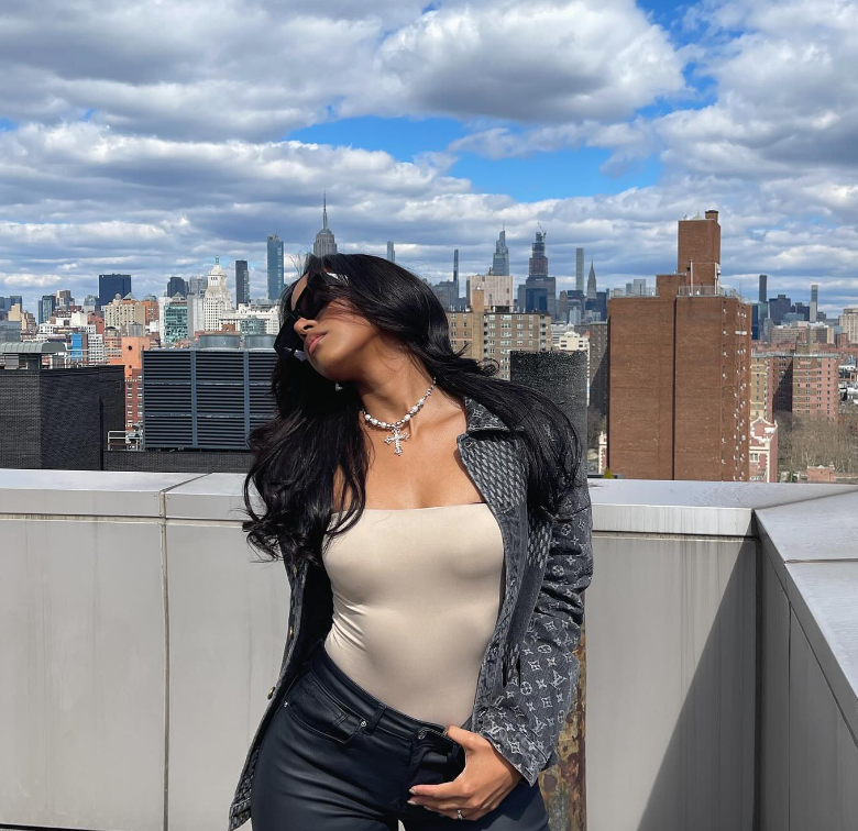 Capture decran 2024 06 22 111430 Selon une Coach en Relations Amoureuses, les Femmes Ne Devraient Jamais Partager L'Addition