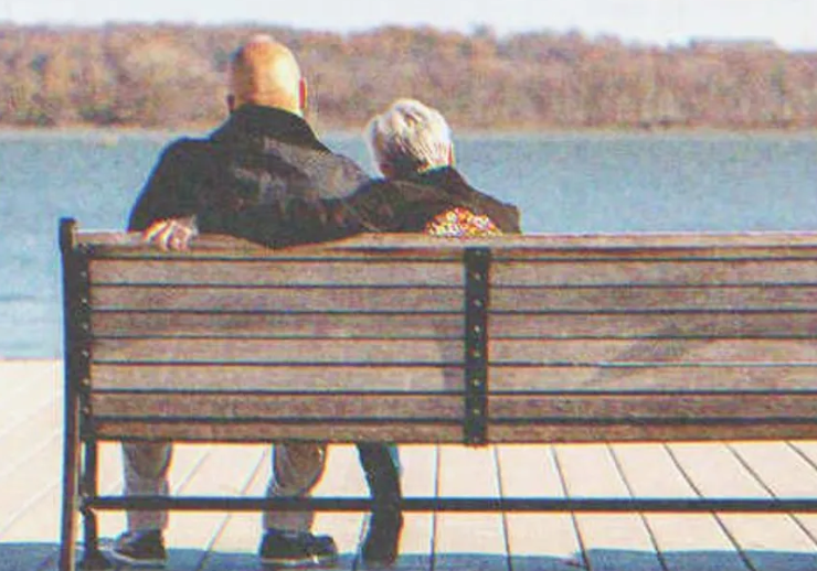 Capture decran 2024 06 22 192602 Des enfants découvrent que leur mère de 62 ans sort avec un homme plus jeune et les a retirés de son testament