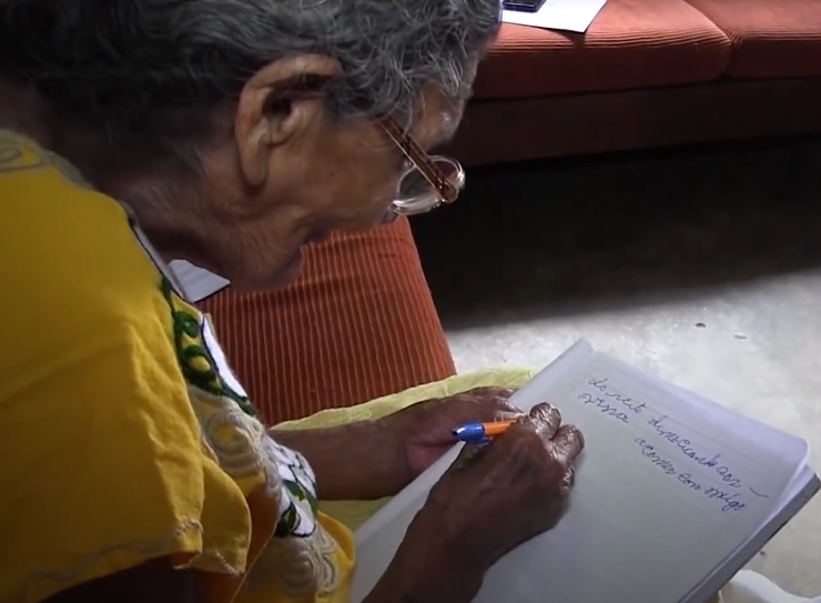 Capture decran 2024 06 23 152446 À 96 ans, elle devient la plus vieille diplômée du secondaire et prouve qu'il n'est jamais trop tard pour apprendre.