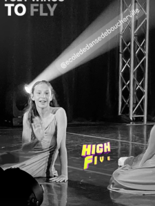 Mahée Paiement dévoile des photos de sa fille au bal : Elle a tant grandi ! 5 Mahée Paiement dévoile des photos de sa fille au bal : Elle a tant grandi ! Capture decran 2024 06 24 124359 Mahée Paiement dévoile des photos de sa fille au bal : Elle a tant grandi !