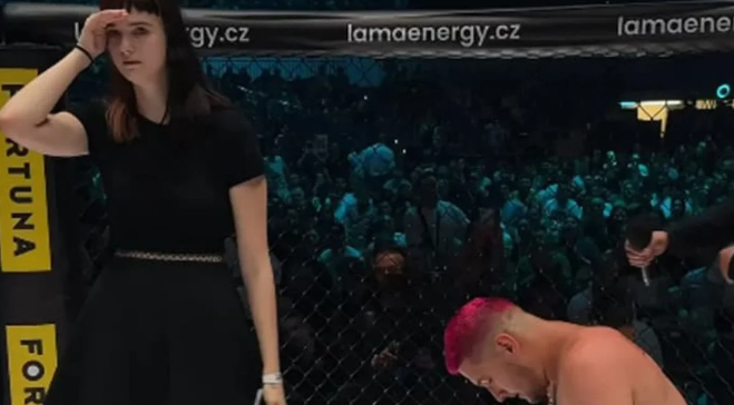 Après une défaite en MMA, il fait sa demande en mariage devant 20 000 personnes et tout dérape 1 Après une défaite en MMA, il fait sa demande en mariage devant 20 000 personnes et tout dérape Capture decran 2024 06 26 073218 Après une défaite en MMA, il fait sa demande en mariage devant 20 000 personnes et tout dérape