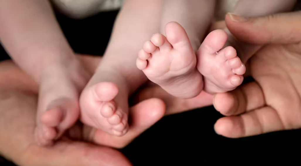 Une mère donne naissance à des jumeaux ayant chacun un père différent 1 Une mère donne naissance à des jumeaux ayant chacun un père différent Capture decran 2024 06 27 111614 Une mère donne naissance à des jumeaux ayant chacun un père différent