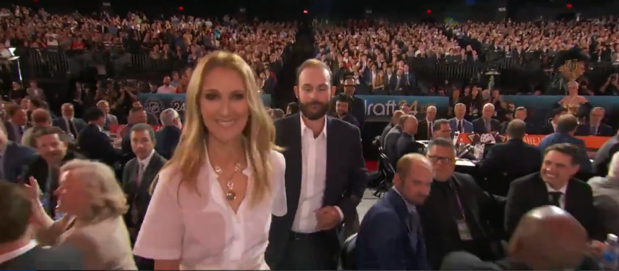 Céline Dion fait une apparition spectaculaire au repêchage de la LNH et annonce le choix du Canadien 2 Céline Dion fait une apparition spectaculaire au repêchage de la LNH et annonce le choix du Canadien Capture decran 2024 06 29 110149 Céline Dion fait une apparition spectaculaire au repêchage de la LNH et annonce le choix du Canadien