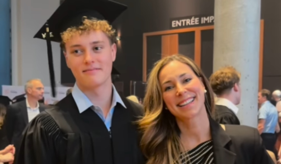 Anick Dumontet émeut les internautes en partageant une rare photo avec son fils 1 Anick Dumontet émeut les internautes en partageant une rare photo avec son fils Capture decran 2024 06 29 182029 Anick Dumontet émeut les internautes en partageant une rare photo avec son fils