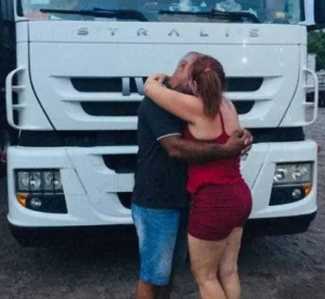 Capture decran 2024 06 30 164208 Vingt Ans Après, Il Retrouve l'Amour de Sa Vie pour Une Seconde Chance Romantique