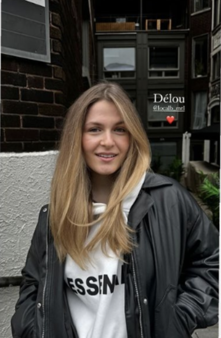 Véronique Cloutier révèle sa transformation capillaire pour l'été 2 Véronique Cloutier révèle sa transformation capillaire pour l'été Capture decran le 2024 06 06 a 08.47.54 Véronique Cloutier révèle sa transformation capillaire pour l'été