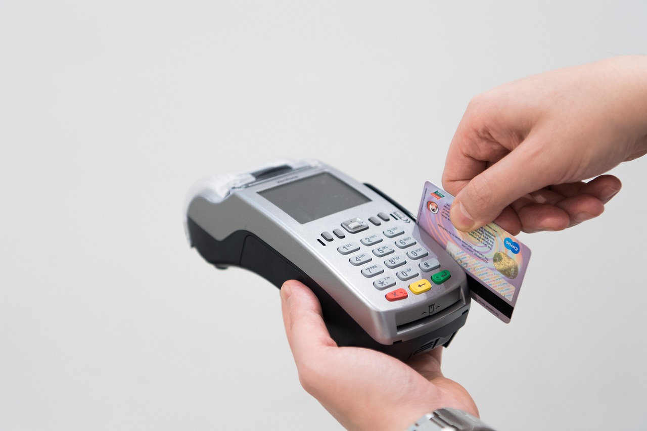 Prépare-toi: Changements sur les Cartes de Crédit Cet Été Au Québec 1 Prépare-toi: Changements sur les Cartes de Crédit Cet Été Au Québec credit card machine 4577767 1280 Prépare-toi: Changements sur les Cartes de Crédit Cet Été Au Québec