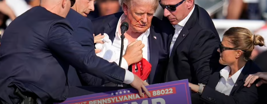 Donald Trump évacué suite à des détonations lors d'un rassemblement en Pennsylvanie 1 Donald Trump évacué suite à des détonations lors d'un rassemblement en Pennsylvanie Capture decran 2024 07 14 071008 Donald Trump évacué suite à des détonations lors d'un rassemblement en Pennsylvanie