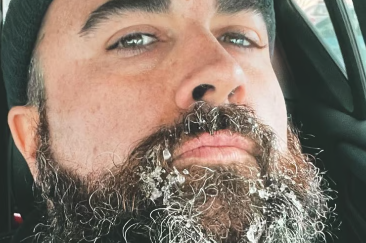 Capture decran 2024 07 17 115043 Jonathan Roberge envoie un message cinglant à son voisin matinal : "Arrête de passer la tondeuse à 7h!"