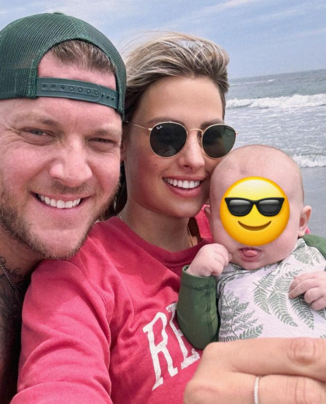 Mathieu Baron et sa Conjointe Scellent Leur Amour avec un Tatouage Identique 2 Mathieu Baron et sa Conjointe Scellent Leur Amour avec un Tatouage Identique Capture decran 2024 07 24 214807 Mathieu Baron et sa Conjointe Scellent Leur Amour avec un Tatouage Identique