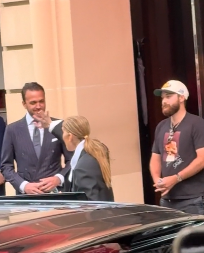 En photos : Céline Dion et René-Charles font sensation à Paris 7 En photos : Céline Dion et René-Charles font sensation à Paris Capture decran 2024 07 25 083109 En photos : Céline Dion et René-Charles font sensation à Paris