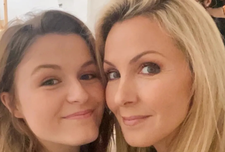 Delphine Morissette et son célèbre amoureux dévoilent une rare photo de couple 1 Delphine Morissette et son célèbre amoureux dévoilent une rare photo de couple Capture decran 2024 07 30 100059 Delphine Morissette et son célèbre amoureux dévoilent une rare photo de couple