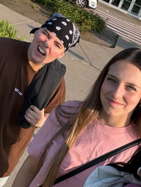 Capture decran 2024 07 30 172447 [En photo] Roxane Bruneau Garde Contact Avec Son Ex Belle-Fille