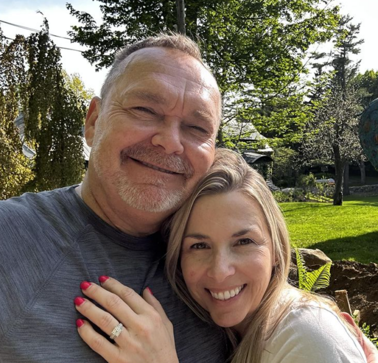 Capture decran le 2024 07 03 a 09.11.04 e1720012333392 Jean-Michel Anctil d&eacute;voile une rare photo avec sa future &eacute;pouse
