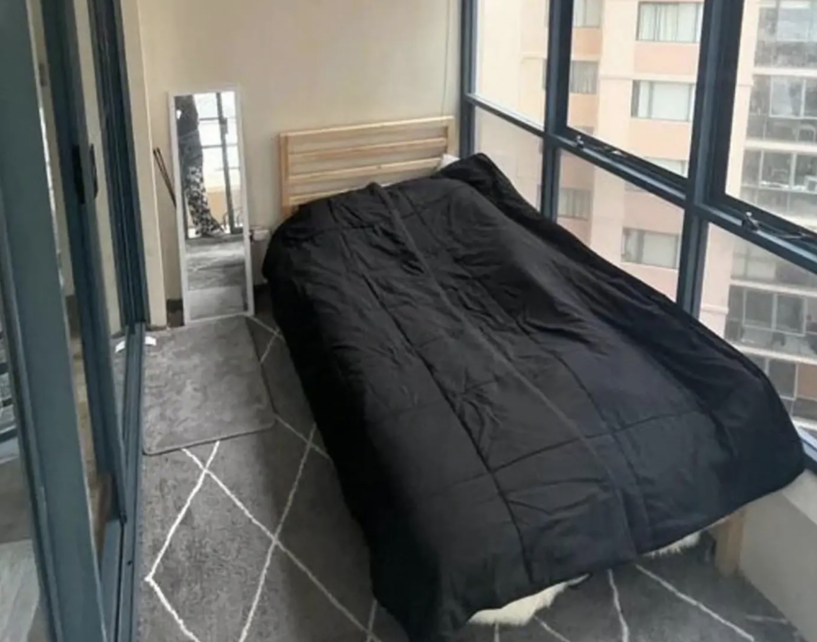 Un balcon sur le marché pour 1000 dollars par mois ! 1 Un balcon sur le marché pour 1000 dollars par mois ! Capture decran le 2024 07 09 a 11.52.29 e1720540665665 Un balcon sur le marché pour 1000 dollars par mois !