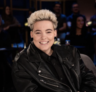 Capture decran le 2024 07 10 a 08.52.41 e1720616026733 Roxane Bruneau critique sa photo sur Wikipedia