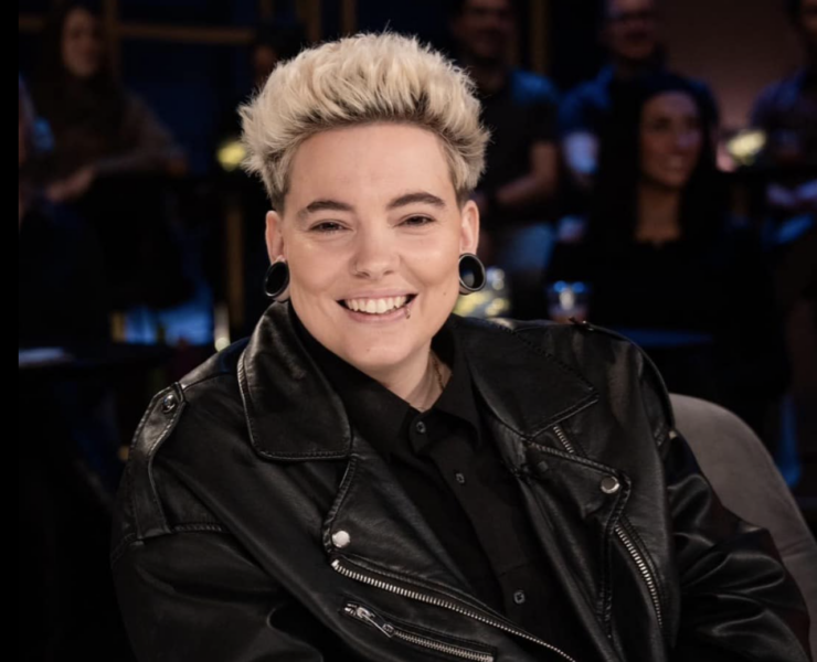 Capture decran le 2024 07 10 a 08.52.41 e1720616026733 Roxane Bruneau critique sa photo sur Wikipedia