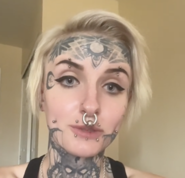 Un refus d'emploi fait pleurer une TikTokeuse à cause de ses tatouages 4 Un refus d'emploi fait pleurer une TikTokeuse à cause de ses tatouages Capture decran le 2024 07 10 a 13.39.09 Un refus d'emploi fait pleurer une TikTokeuse à cause de ses tatouages