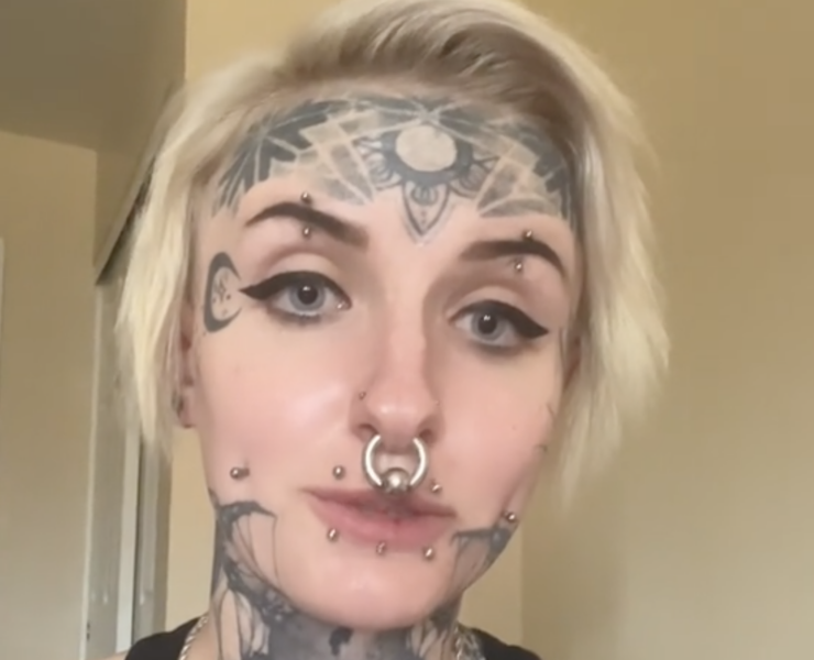 Capture decran le 2024 07 10 a 13.39.09 Un refus d'emploi fait pleurer une TikTokeuse à cause de ses tatouages