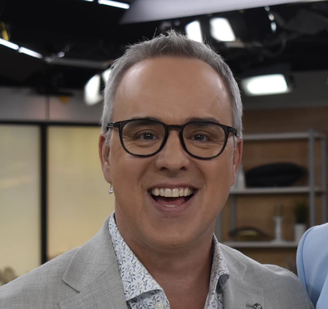 Gino Chouinard célèbre son 57e anniversaire : découvrez les clichés inédits de la fête! 1 Gino Chouinard célèbre son 57e anniversaire : découvrez les clichés inédits de la fête! Capture decran le 2024 07 25 a 13.51.21 e1721930058490 Gino Chouinard célèbre son 57e anniversaire : découvrez les clichés inédits de la fête!