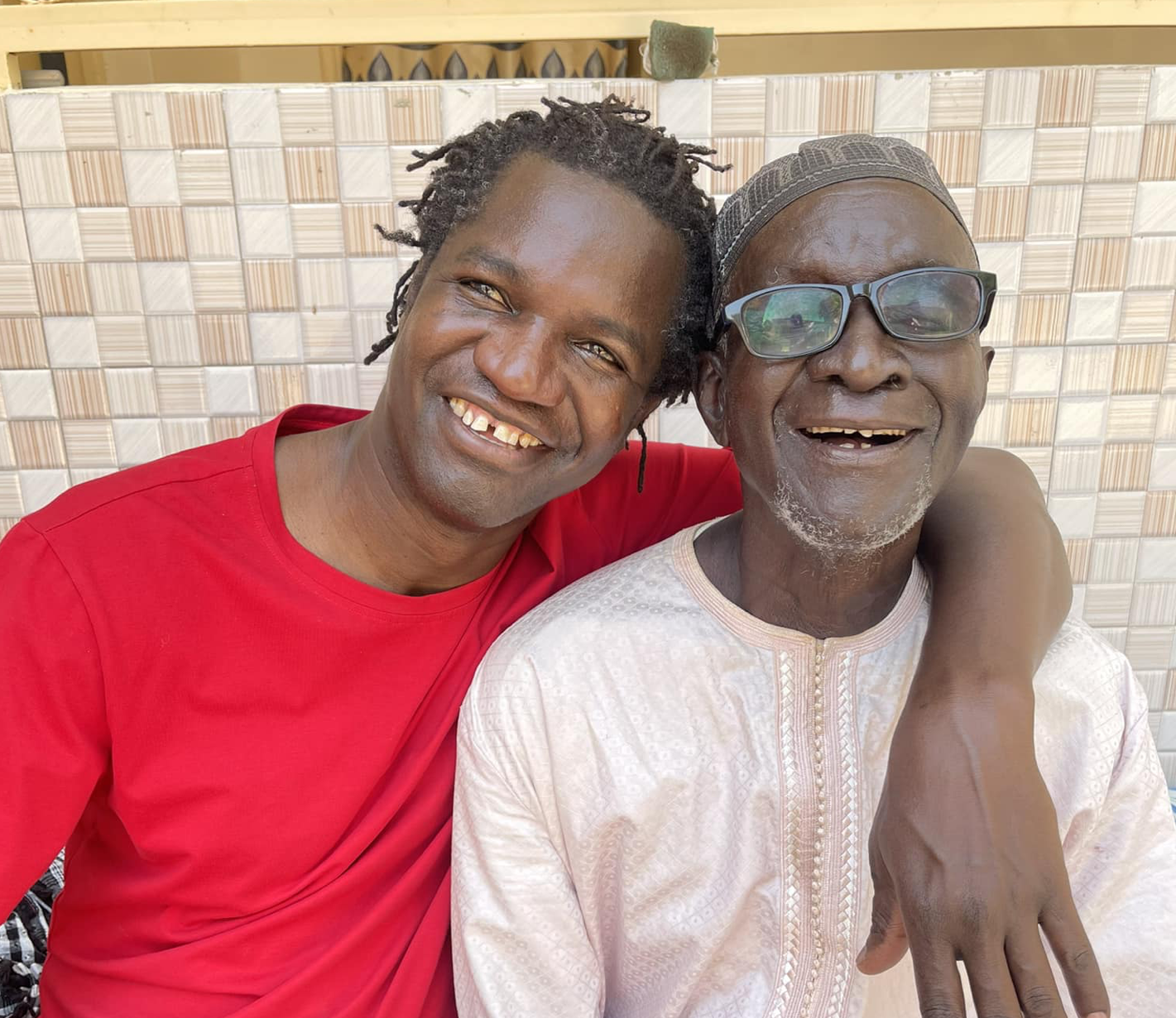 Triste nouvelle : Boucar Diouf révèle le décès de son papa dans un message touchant 1 Triste nouvelle : Boucar Diouf révèle le décès de son papa dans un message touchant Capture decran le 2024 07 30 a 08.35.45 e1722343004217 Triste nouvelle : Boucar Diouf révèle le décès de son papa dans un message touchant