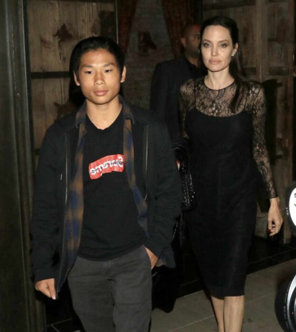 Urgence familiale : Le fils de Brad Pitt et Angelina Jolie hospitalisé suite à un accident 2 Urgence familiale : Le fils de Brad Pitt et Angelina Jolie hospitalisé suite à un accident Capture decran le 2024 07 30 a 15.45.57 Urgence familiale : Le fils de Brad Pitt et Angelina Jolie hospitalisé suite à un accident