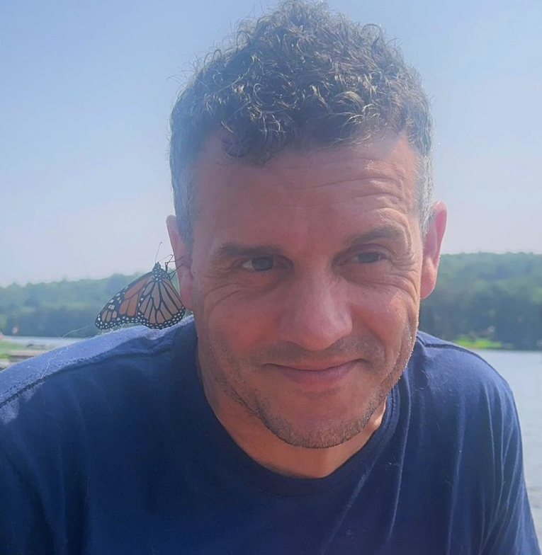 Patrice Bélanger rend un hommage bouleversant pour sa belle-soeur décédée 1 Patrice Bélanger rend un hommage bouleversant pour sa belle-soeur décédée Capture decran le 2024 07 31 a 08.35.07 e1722429457722 Patrice Bélanger rend un hommage bouleversant pour sa belle-soeur décédée