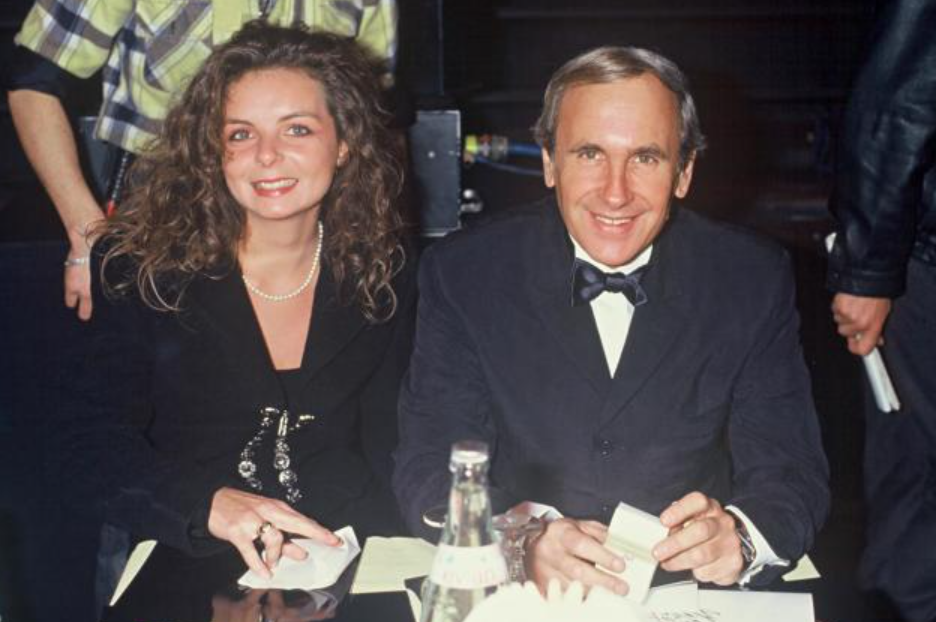 Décès de Patrice Laffont : qui est Valérie, la "femme de sa vie", dont il s'était séparé un an avant de la retrouver ? 2 Décès de Patrice Laffont : qui est Valérie, la "femme de sa vie", dont il s'était séparé un an avant de la retrouver ? Capture decran 2024 08 08 063648 Décès de Patrice Laffont : qui est Valérie, la "femme de sa vie", dont il s'était séparé un an avant de la retrouver ?