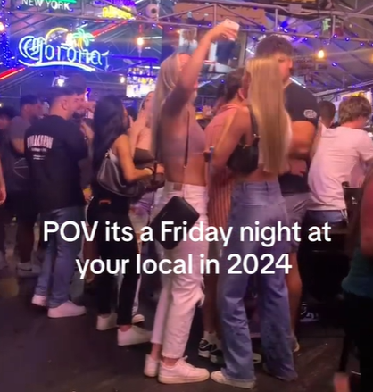 Ce vêtement vous classe "officiellement vieux" selon la génération Z ! 1 Ce vêtement vous classe "officiellement vieux" selon la génération Z ! Capture decran 2024 08 08 071615 Ce vêtement vous classe "officiellement vieux" selon la génération Z !