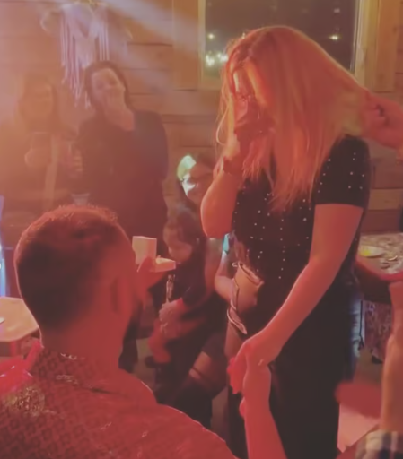 Nathalie Simard rayonne de bonheur : elle annonce qu'elle sera grand-maman et révèle le sexe du bébé 2 Nathalie Simard rayonne de bonheur : elle annonce qu'elle sera grand-maman et révèle le sexe du bébé Capture decran 2024 08 08 113239 Nathalie Simard rayonne de bonheur : elle annonce qu'elle sera grand-maman et révèle le sexe du bébé