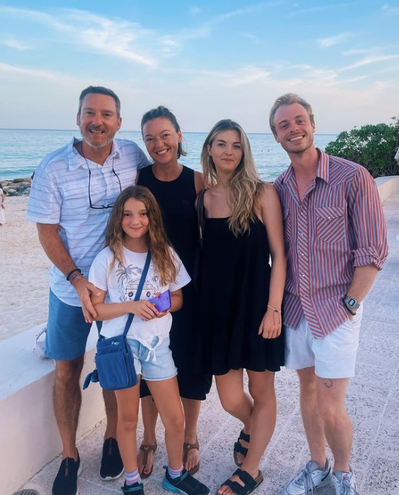 Capture decran 2024 08 08 203607 1 La Famille de Patrice Roy Partage Des Souvenirs Inédits de Leur Voyage Dans Cette Destination de Rêve