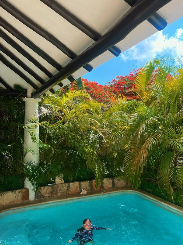 La Famille de Patrice Roy Partage Des Souvenirs Inédits de Leur Voyage Dans Cette Destination de Rêve 12 La Famille de Patrice Roy Partage Des Souvenirs Inédits de Leur Voyage Dans Cette Destination de Rêve Capture decran 2024 08 08 204025 La Famille de Patrice Roy Partage Des Souvenirs Inédits de Leur Voyage Dans Cette Destination de Rêve