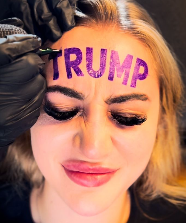 Capture decran 2024 08 10 162612 Une Influenceuse Britannique Choque le Web en Se Tatouant "Trump" en Plein Front.