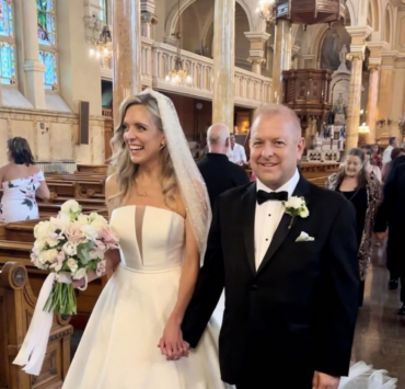 Michel Goyette s'est marié ! Ne manquez pas les photos de l'ex-vedette de Watatatow ! 3 Michel Goyette s'est marié ! Ne manquez pas les photos de l'ex-vedette de Watatatow ! Capture decran le 2024 08 28 a 13.30.37 e1724866308660 Michel Goyette s'est marié ! Ne manquez pas les photos de l'ex-vedette de Watatatow !