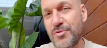 Martin Matte en vacances : une photo avec Julie LeBreton fait réagir ses fans 1 Martin Matte en vacances : une photo avec Julie LeBreton fait réagir ses fans Screenshot 2024 08 10 18.50.35 Martin Matte en vacances : une photo avec Julie LeBreton fait réagir ses fans