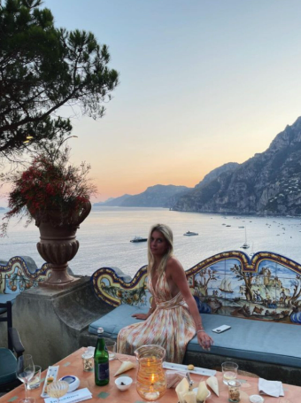 Marie Péladeau, fille de PKP, s’envole pour l’Italie avec son amoureux et partage des clichés enchanteurs 2 Marie Péladeau, fille de PKP, s’envole pour l’Italie avec son amoureux et partage des clichés enchanteurs Screenshot 2024 08 13 08.05.01 Marie Péladeau, fille de PKP, s’envole pour l’Italie avec son amoureux et partage des clichés enchanteurs