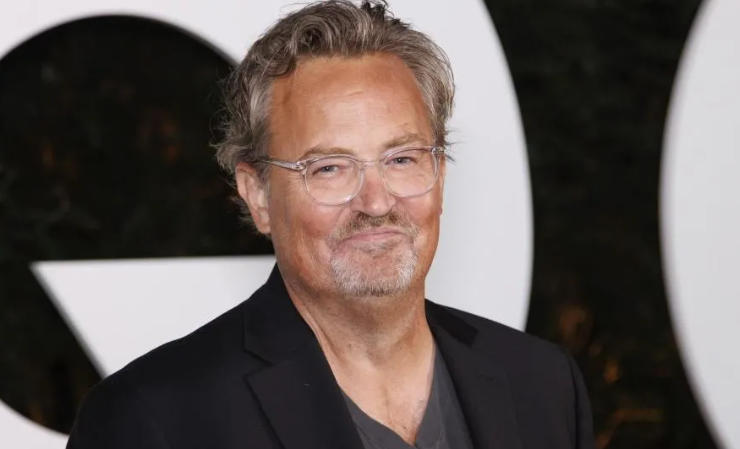 Screenshot 2024 08 16 19.38.32 Choc à Hollywood: Arrestation de Deux Médecins Suite au Décès de Matthew Perry