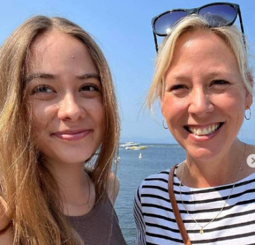 Corinne Krusa S'Exprime sur le Deuil de Sa Grand-Mère Avec Émotion" 2 Corinne Krusa S'Exprime sur le Deuil de Sa Grand-Mère Avec Émotion" Screenshot 2024 08 22 08.29.55 Corinne Krusa S'Exprime sur le Deuil de Sa Grand-Mère Avec Émotion"