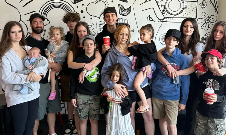 Screenshot 2024 08 24 16.03.56 La famille Groulx partage une nouvelle photo du petit dernier : Il a tellement grandi !