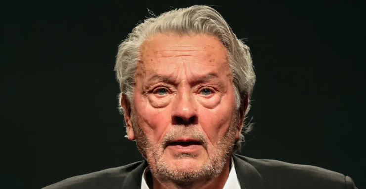 Screenshot 2024 08 24 16.15.36 Alain Delon a envisagé une fin de vie assistée, mais son fils a refusé de l'aider : Retour sur les derniers moments de l'icône française