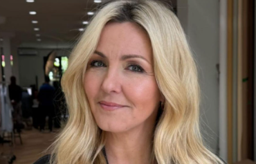 Screenshot 2024 08 24 16.31.13 Le look rose de Véronique Cloutier fait sensation et suscite de vives réactions