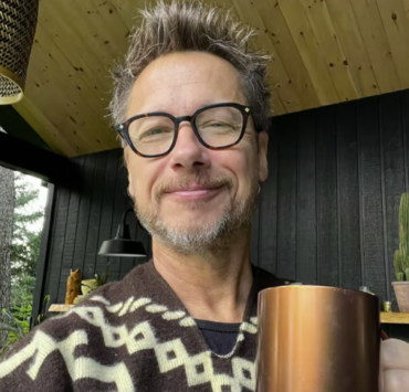 Stéphane Rousseau révèle comment lui et Julie Perreault sont devenus amoureux 3 Stéphane Rousseau révèle comment lui et Julie Perreault sont devenus amoureux Screenshot 2024 08 31 10.19.06 Stéphane Rousseau révèle comment lui et Julie Perreault sont devenus amoureux