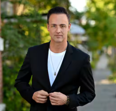 Screenshot 2024 08 31 19.19.06 Étienne Drapeau et Maude Triomphent Après un Long Combat contre la Maladie