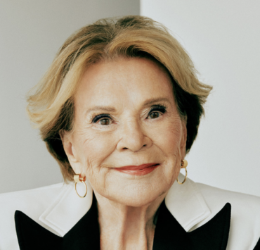 À presque 100 ans, Janette Bertrand fait sensation en couverture d’un magazine 3 À presque 100 ans, Janette Bertrand fait sensation en couverture d’un magazine Capture decran le 2024 09 03 a 09.28.25 e1725370163246 À presque 100 ans, Janette Bertrand fait sensation en couverture d’un magazine