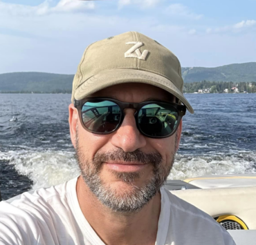 Martin Matte surprend en dévoilant le nom de son beau-père célèbre 3 Martin Matte surprend en dévoilant le nom de son beau-père célèbre Capture decran le 2024 09 04 a 09.33.17 e1725456841755 Martin Matte surprend en dévoilant le nom de son beau-père célèbre