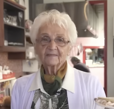 Incroyable ! Une Québécoise de 79 ans travaille encore 365 jours par an ! 3 Incroyable ! Une Québécoise de 79 ans travaille encore 365 jours par an ! Capture decran le 2024 09 04 a 11.30.19 e1725463972580 Incroyable ! Une Québécoise de 79 ans travaille encore 365 jours par an !